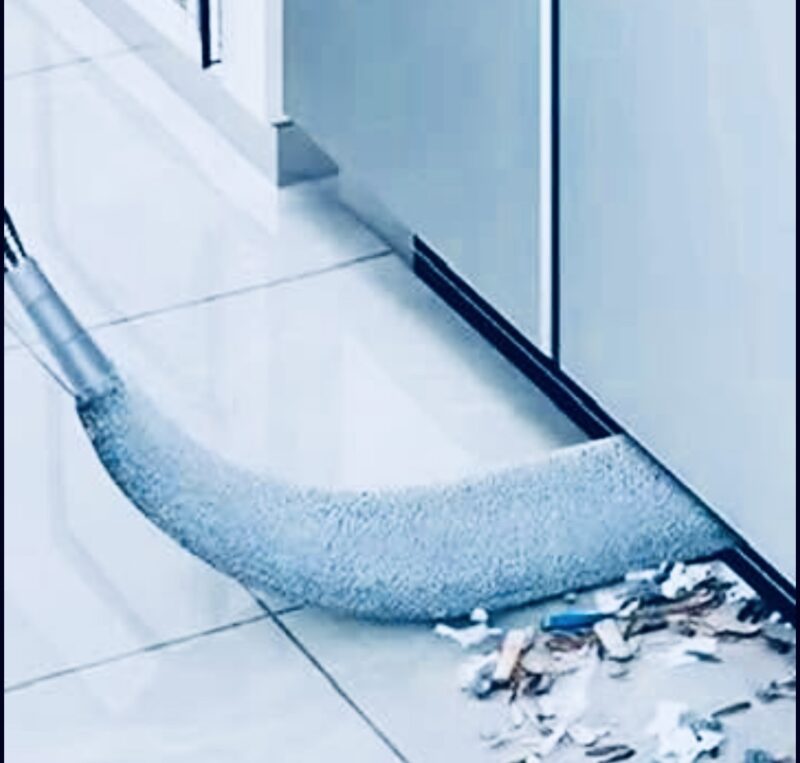 Retractable Gap Dust Cleaner Under Appliance Microfiber Duster Dust Brush with Extension Pole (36 to 49 inches) - Image 3