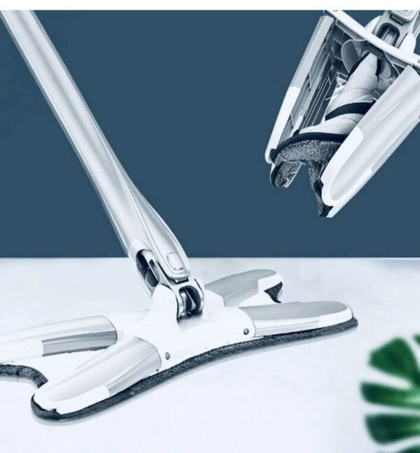 Hands Free Self Wringing Flat Mop